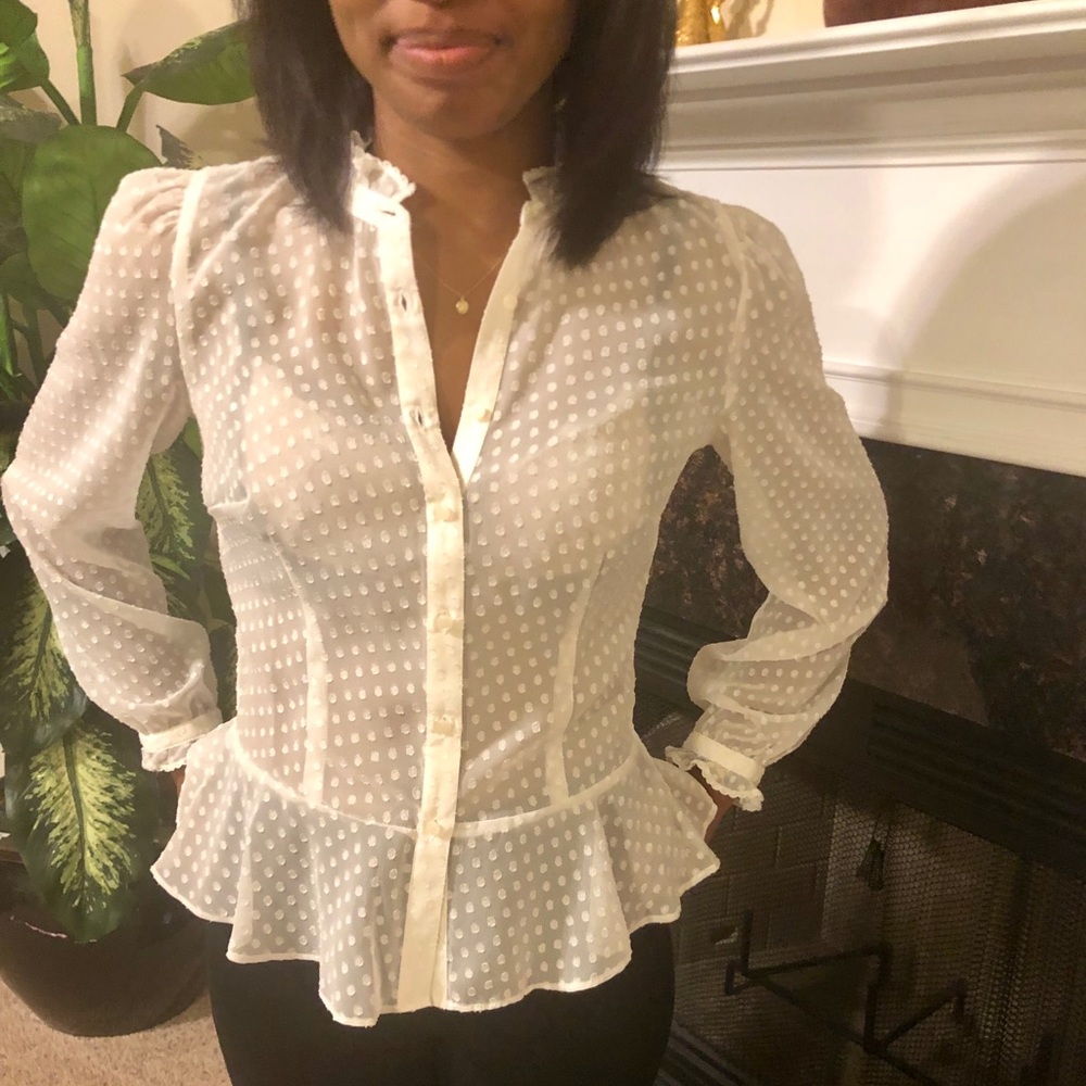 Beautiful Blouse!♥️ - Picture 5 of 8